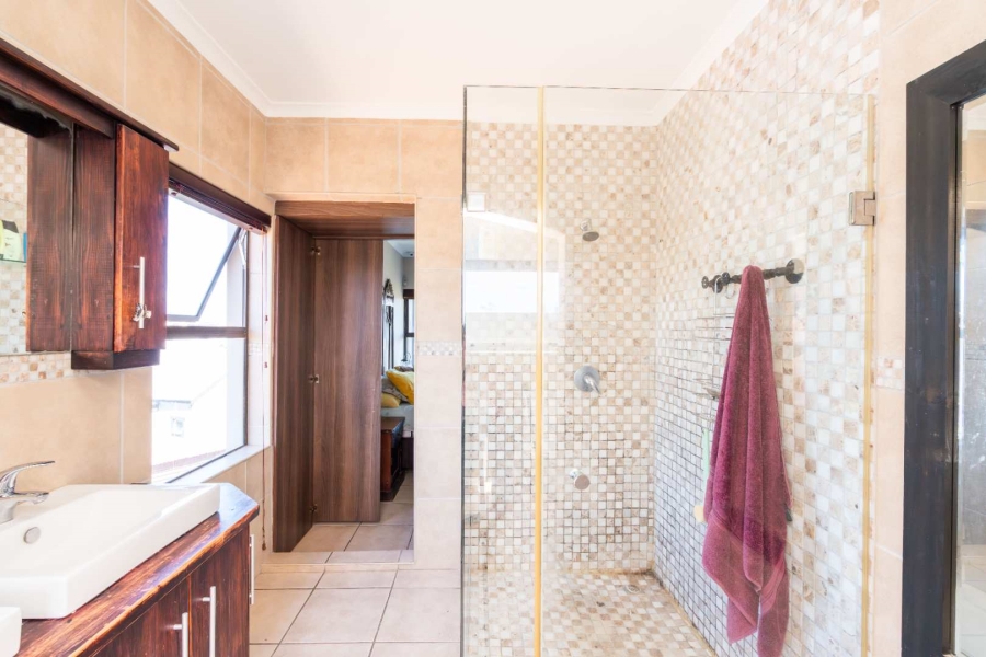 4 Bedroom Property for Sale in Myburgh Park Fase 2 Western Cape